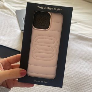 Aritzia super puff phone case